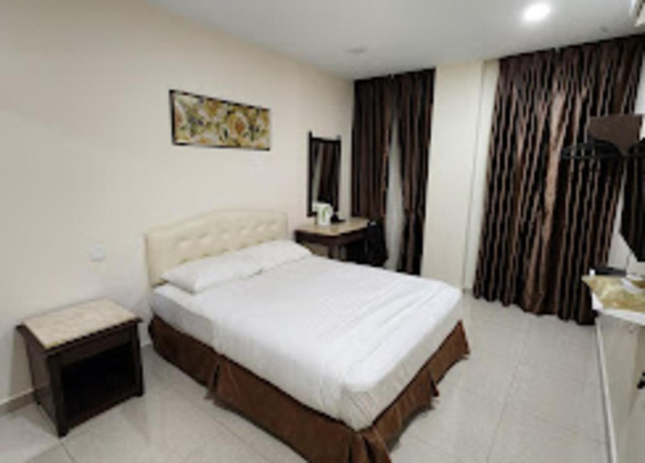 Sam Hotel Sitiawan Luaran gambar