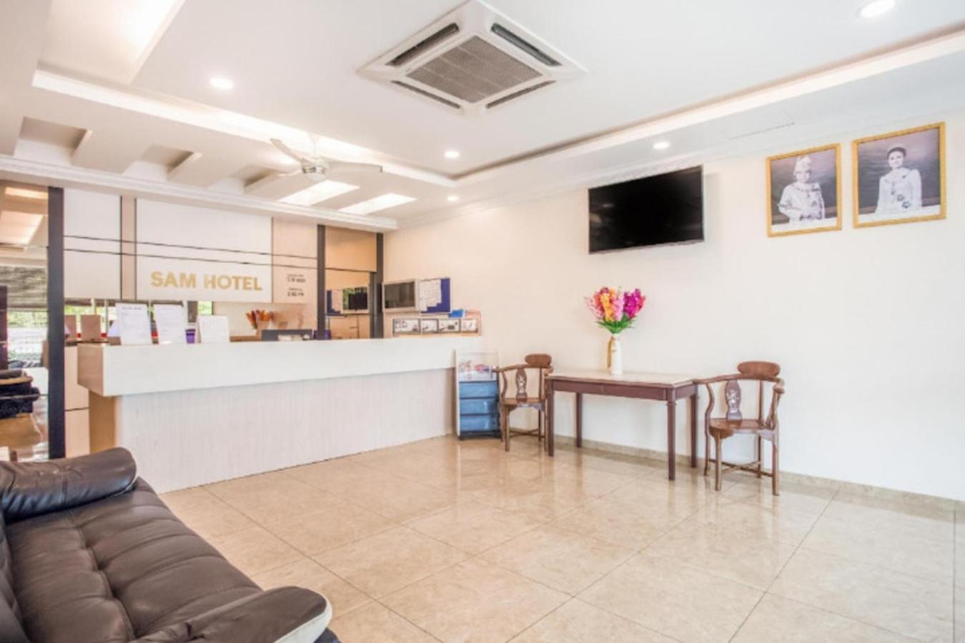 Sam Hotel Sitiawan Luaran gambar